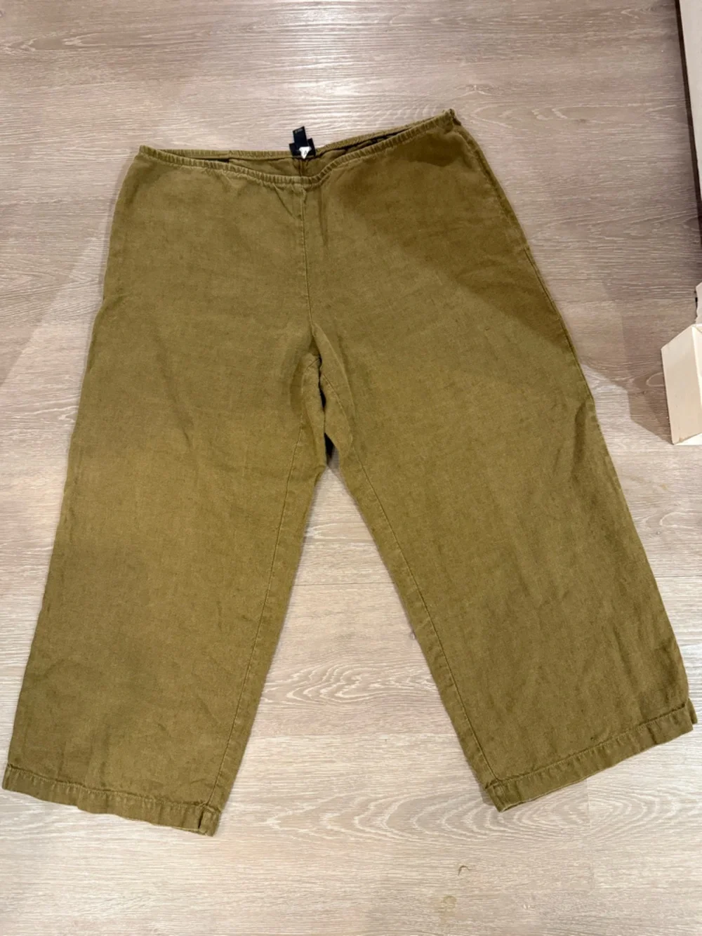 Eileen Fisher Olive Green Cropped Relaxed-Leg Pants - Picture 4 of 8